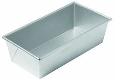 an aluminum baking pan on a white background