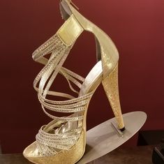 New Gold Platforms With 5 Inch Heels. Gold Platforms, Ellie Shoes, Harley Quinn Costume, Heels Gold, 5 Inch Heels, Harley Quinn, Monster High, Women Shoes, Collage