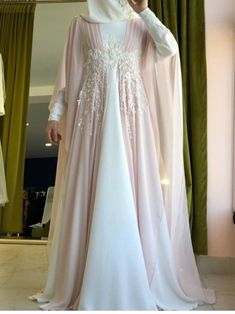 Nikkah Abaya Outfit, Abaya For Nikkah, Abayas For Weddings, Fancy Abayas Weddings, Bridal Abaya Designs, Wedding Abaya Design, Fancy Abaya Designs, Muslim Wedding Outfit, Islamic Evening Dresses