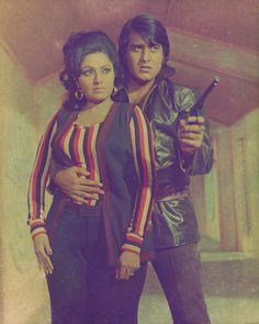 Vinod Khanna, Hema Malini, Retro Bollywood, Film Posters Vintage, Galaxy Phone Wallpaper, Scene Photo, Film Posters, Vintage Posters