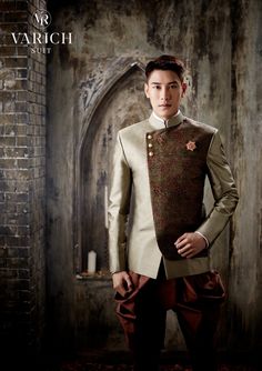 Traditional Clothes For Men, Cheongsam Men, Cheongsam Gown, Traditional Indian Mens Clothing, Simple Abaya Designs, Laos Clothing, Style Batik, Formal Costume, Traditional Thai Clothing