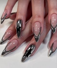 Nail Art Designs 2024, Nail Design 2024, Nail Art 2024, Grunge Nails Ideas, Silver Nails Designs, Spring Nails Chrome, Black Chrome Nails, Chrome Nail Designs, Ombre Chrome Nails