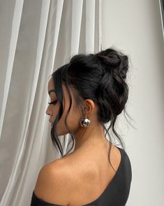 hair hair inspo updo hairstyle styling tutorial haircare aesthetic hair trend timeless look glam makeup beauty skincare Up Do Formal Hairstyles, Dark Hair Updo, Hairstyle 90s, Timeless Hair, Bridesmaid Hair Inspo, Cute Ponytail Hairstyles, Bridemaids Hairstyles, Updo Hairstyle, Long Dark Hair