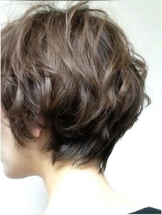 Bob Pendek, Short Hair Tomboy, Short Hair Images, Shaggy Short Hair, Short Hair Trends, Messy Short Hair, Short Grey Hair, Shot Hair Styles, Short Wavy Hair