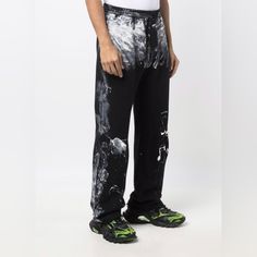 Balenciaga Paint Splatter Track Pants Reversible Narrow Leg Bottom With Zipppers Paint Effect Print 43% Polyamide, 57% Cotton, 100% Polyester Sku: 662835tkv31_1000 Care: Hand Wash Colors: Black,White Fastening: Drawstring Pockets: Side Pockets Waist: Elastic Waist With Adjustable Straps Unisex Retail Was $1,490 Taking Offers!!! Paint Splatter Pants, Balenciaga Cargo Pants, Balenciaga Track Pants, Balenciaga Denim Pants, Black Graphic Print Joggers For Streetwear, Paint Effects, Paint Splatter, Track Pants, Mens Pants