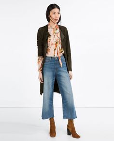 Zara Crop Flare Jeans Outfit, Cropped Flare Jeans Outfit, Cropped Jeans Outfit, Boot Outfits, Mode Zara, High Waisted Flare Jeans, Jeans Cropped, Outfit Jeans, Looks Street Style