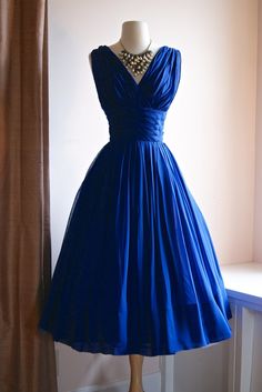 blue vintage dress 40s cocktail swing V neck dress Katie White, Royal Blue Prom, Blue Prom Dresses, Royal Blue Prom Dresses, Vintage Makeup, Vestidos Vintage, 1950s Fashion, Vintage Clothes