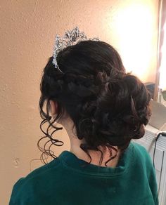 Sweet 15 Hairstyles, Emerald Green Quinceanera Dresses, Green Quince Dress, Green Quinceanera Dresses, Quinceanera Themes Dresses, Quinceañera Dresses