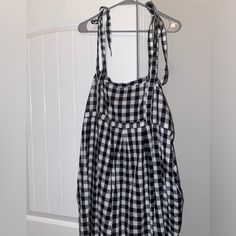 New! Nwot Black And White Summer Plaid Dress With Pockets! Old Navy Xxl Straps Can Be Tied To Your Liking Casual Gingham Dress With Tie Back, Casual Tie Back Dress For Picnic, Casual Plaid Cotton Sundress, Black Cotton Sundress For Day Out, Plaid Summer Dress, Summer Plaid, Dresses Summer, Walker Boots, Navy Dresses