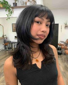 Round Layers Haircut With Bangs, Face Framing Layers Short Thick Hair, Forehead Bangs With Layers, Mini Bangs With Layers, Hairstyle For Round Face With Bangs, Round Cheeks Haircut, Hair Cuts For Shorter Hair, Short Bangs With Layers, Layered Hair With Short Bangs