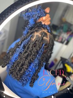 Butterfly Locs With Color Blue, Blue And Black Butterfly Locs, Blue Invisible Locs, Invisible Locs With Peekaboo, Butterfly Locs Blue, Blue Faux Locs, Butterfly Locs With Color, Butterfly Locks, Bts Hairstyle