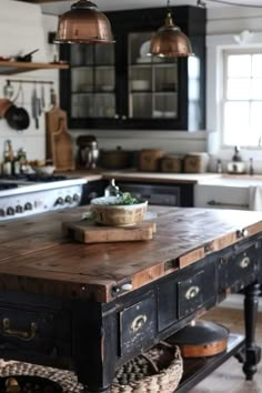 Island Table Ideas, Island Table, Kitchen Island Table, Farmhouse Kitchen Island, Black Kitchen Cabinets, Kitchen Decorating Ideas