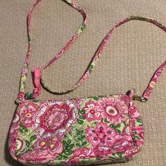 Vera Bradley Small Purse. New With Tag Cute Pink Bags For Spring, Casual Pink Bags For Spring, Casual Pink Bags For A Day Out, Vera Bradley Bags, Small Purse, Vera Bradley, Mini Bag, Pink And Green, Bag Lady