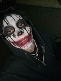 Clown Makeup Scary Men, Basic Skull Makeup, Play Boy Carti Makeup Halloween, Carti Halloween Make-up, Playboi Carti Makeup Halloween, Playboi Carti Halloween Costume, Carti Clown Makeup, Playboi Carti Clown Makeup, Cholo Clown Makeup