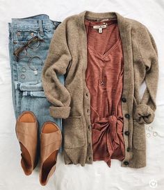 Pinterest : @bellabel19 ❤ Rustic Outfits For Women, Rustic Outfits, Trend Fashion, Mode Vintage, Tgif, Mode Inspiration, Fall Winter Outfits, Outfits Casuales, Primavera Estate