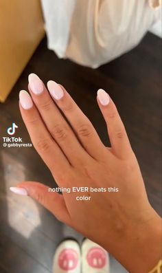 Cute Nails No Tips, Natural Hoco Nails, Cute Nail Color Ideas, Cute Natural Nail Ideas, Short Nail French Tip, Light Pink French, Teen Nails, Hoco Nails, Nail Beds