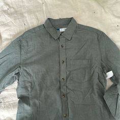 Men’s Long Sleeve Button Down Shirt. Size Medium. Linen Blend. Brand New. Never Been Worn. It’s A Beautiful Sage Green Color. Green Everyday Shirt With Buttons, White Polka Dot Shirt, Old Navy Men, Vintage Flannel, Polka Dot Shirt, White Button Down Shirt, Mens Button Up, Tie Dye Shorts, Navy Shirt