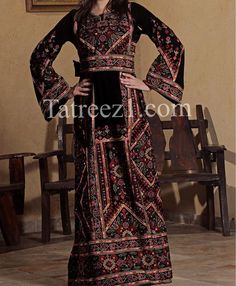 The Luxury 2020 Embroidery Elegant Velvet Palestinian Thoub – Tatreez1 Wedding Dress Traditional, One Piece Gown, Arabic Dress, Dress Traditional, Stitching Embroidery, Machine Work, Dress Back, Embroidery Designs Fashion, Traditional Costume