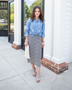 Denim Shirt Outfit Summer, Midi Dress Outfit Fall, Shirt Over Dress Outfit, Shirt Over Dress, Chambray Shirt Outfits, Leopard Midi Skirt, Denim Shirt Outfit, Denim Shirt Style, Midi Dress Outfit