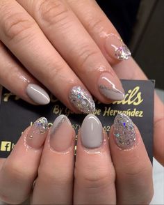 Nail Painted Designs, Short Almond Winter Nails, Designs For Short Nails, Hello Nails, Hippie Nails, Ombre Nails Glitter, Gel Nails Diy, Almond Acrylic Nails, Nails Only