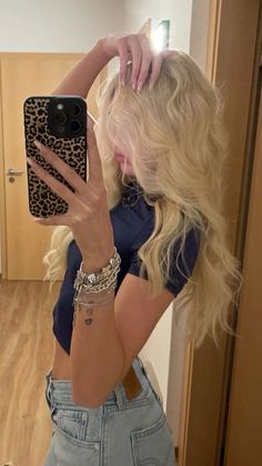 Denim Outfits, Foto Tips, Hair Inspo Color, Layered Haircuts, Layered Hair, Blonde Highlights