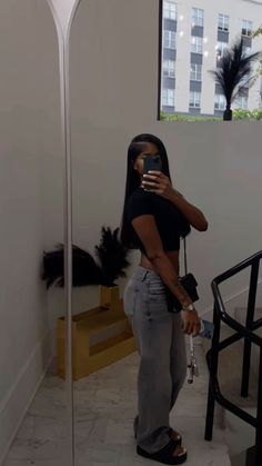 Simple Black It girl Jeans outfits Mode Zara, Outfit Inspo Casual, Chill Outfits, School Looks, New Energy, Cute Everyday Outfits