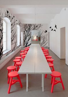 Decor Home Office Modern, Interior Kantor, Creative Office, 카페 인테리어 디자인, Red Chair, Design Seeds, Long Table, Design Del Prodotto, Swedish Design