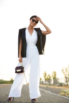 10 Ide Padu Padan Jumpsuit, Cocok untuk Gaya Formal sampai Hangout! Jumpsuit With Jacket, How To Wear A Jumpsuit, Outfit Ideas Korean, 90s Fashion Outfits Hip Hop, Perfect Spring Outfit, 90s Fashion Outfits Hip Hop Party, Crystal Wedding Dress, Jumpsuit Outfits