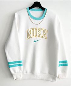 Dope Sweaters, Aesthetic Sweaters, Nike Retro, Nike Crewneck, Mens Fashion Wear, Stylish Hoodies, Sweater Trends, 2000s Fashion Outfits, Mens Sleeve