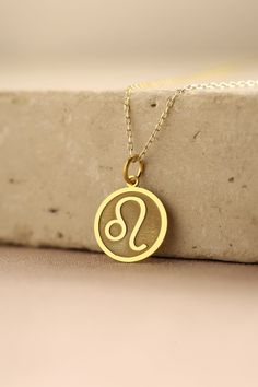 Gold Leo Zodiac Pendant - Leo Zodiac Gold Necklace ● Material of pendant: Solid Gold 14k ( REAL GOLD ) ● Metal Stamp: 14k ( REAL GOLD ) ● The pendant is available in 5 sizes: - 12,7 mm / 0.5 inches (Diameter) - 14,0 mm / 0,55 inches ( Diameter ) In the photos - 15,3 mm / 0.6 inches ( Diameter ) - 16,5 mm / 0,65 inches ( Diameter ) - 19,1 mm / 0,75 inches ( Diameter ) ( In the photos the size is 14mm / 0.55 inches Diameter ) ( Jump Ring inner diameter: 4 mm ) ● Material of chain: Solid gold 14k ( Lion Necklace Women, Leo Zodiac Necklace, Zodiak Leo, Leo Pendant, Leo Jewelry, Pendant Delicate, Leo Necklace, Gold Finger Rings, Bff Jewelry