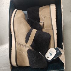 New Emu Brown Oxley With Black Fur Cuff Leather Boots Emu Box Maybe Missing Lid. Emu Blurred Boots, Emu Shoes, Emu, Winter Rain, Black Tan, Black And Tan, Rain Boots, Leather Boots, Size 10