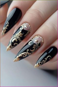 Got Nails Art Designs, Burlesque Nails Design, Black Gold Nails Ideas, Dark Glam Nails, Filigree Nail Art, Wedding Nails For Bride Black, Black Golden Nails, Nail Black And Gold, Steampunk Nails Designs