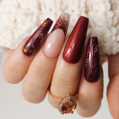 Get ready for the cozy vibes of early fall with these gorgeous nail designs! 🍂🍁 From warm neutrals to bold pops of color, these nails will have you feeling all the autumn feels. #EarlyFallNails #CozyVibes #AutumnFeels #NailInspo #FallMani #NailGoals #SeasonalNails #NailArt #FallColors #PumpkinSpiceEverything Red And Orange Fall Nails, Fall Short Stiletto Nails, Clear Fall Nails, Fall Acrylic Nail Designs Autumn, Late Summer Early Fall Nails, Trending Fall Nails, Mom Nails, Grad Nails, Burgundy Nail Designs