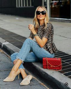 Girls Weekend Outfits, Leopard Top Outfit, Woman Magazine, Effortless Outfit, Fashion Jackson, Leopard Fashion, Women Magazines