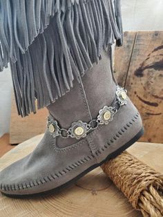 Eight brass bullet casings, mounted on antique silver detailed concho style bezels and joined by coordinating ring connectors. Unisex styling for men or women's boots. Easy large lobster swivel closure with extender rings to fit a variety of boot styles from western boots to biker styles. Comes with our signature pistol charm and SureShot Jewelry charm. Length: 15” (not including extender rings - see photo) Extender rings are what make this bracelet versatile as far as the type of boot as not al Cowgirl Things, Boot Charms, Bullet Designs, Boot Bracelet, Silver Boots, Boot Toppers, Styling For Men, Boot Bling, Bullet Casing