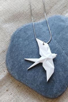 A lovingly necklace with a handmade pendant made from resin. Painted white or black. Thanks for looking, any questions please message me! White Bird-shaped Jewelry Gift, Origami Swallow, Swallow Design, Swallow Necklace, Natural Vibes, Geometric Bird, Minimalist Black And White, Jewelry Cute, Sweet Gifts