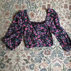 Nwot Never Worn! Super Cute For Date Night And Summer Size M Floral Crop Tops, Zara Black, Zara Tops, Date Night, Crop Top, Super Cute, Zara, Womens Tops, Crop Tops