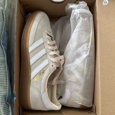 Preppy Shoes, Shoe Wishlist, Adidas Shoes Women, Adidas Vintage, Girly Shoes