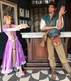 Disney Çiftleri, Disney Couple Costumes, Disney Costumes For Kids, Disney Costumes Diy, Tangled Princess, Couples Kiss, Halloween Costumes Diy Couples, Cute Couples Costumes, Unique Couple Halloween Costumes