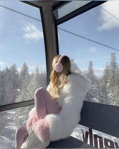 Ski Trip Outfit, Fur Goods, Cold Outfit, Winter Princess, Mode Zara, Winter Inspo, Snow Outfit, Cozy Winter Outfits