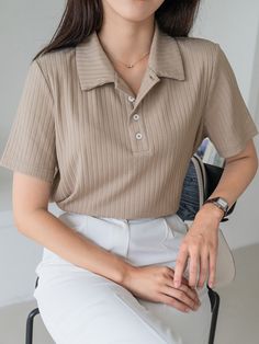 Khaki Casual Collar Short Sleeve Polyester Plain  Embellished Slight Stretch  Women Tops, Blouses & Tee Polo Shirt Outfit Women's, Ținute Business Casual, Polo Shirt Outfits, Casual College Outfits, Everyday Fashion Outfits, Casual Day Outfits, Collar Tshirt, Stylish Work Outfits, Easy Trendy Outfits