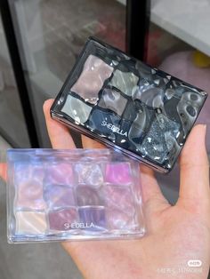 Makeup Products Aesthetic, Koleksi Makeup, Products Aesthetic, Makeup Package, Swag Makeup, Fancy Makeup, Blue Eyeshadow, Eye Makeup Art, Kiss Makeup