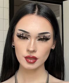 Make Up Styles To Try, Graphic Eyeliner With Gems, Eyeliner Ideas Creative, Alt Makeup Looks Eyeliner, Alt Graphic Liner, Alt Graphic Eyeliner, Grafik Eyeliner, Alt Graphic Liner Hooded Eyes, Goth Graphic Liner Makeup