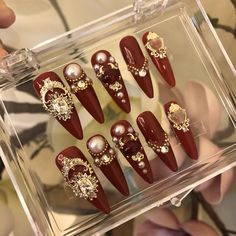 Art Nouveau Nails, Tgcf Nails, Burlesque Nails, Royal Nails, Cute Easy Nail Designs, Nail Noel, Nail Art Box, Red And Gold Nails, Bridal Nails Designs