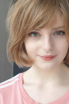 Ella Freya, Hair With Bangs, Girl Short Hair, Pale Skin, American Beauty, Blonde Beauty, Beautiful Smile Women, Blonde Girl