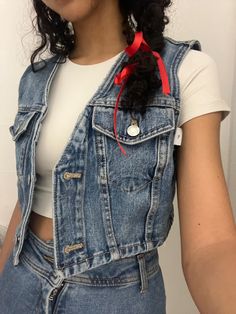 Niall Horan Inspired Outfits, Niall Horan Outfits, Vest Outfits Aesthetic, Jean Vest Outfits, Gilet Outfit, Denim Vest Outfit, Shirt Outfit Summer, Jean Jacket Outfits, Daily Outfit Inspiration