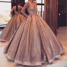 Ball Gown Gold, Backless Skirt, Prom Dress With Pockets, Seaside Holiday, Gown Gold, Long Skirt Fashion, Prom Dresses With Pockets, Elegant Prom Dresses, Gowns Prom