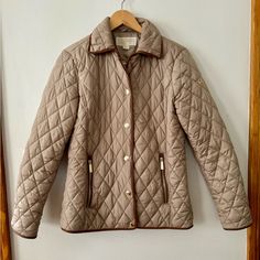 Pre-Owned In Excellent Condition Like Brand New! No Stains, Holes Or Tears. Michael Kors Classic Winter Outerwear, Classic Michael Kors Winter Outerwear, Classic Michael Kors Outerwear For Fall, Michael Kors Long Sleeve Outerwear For Spring, Fitted Michael Kors Casual Outerwear, Womens Quilted Jacket, Quilted Jacket, Michael Kors, Jackets & Coats