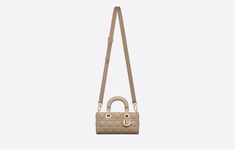 The new Lady D−Joy bag, many people should be attracted by this narrow Diana bag. The rhythm of the big hit 🔥, the bag comes with two shoulder straps, one long and one short, a variety of carrying methods 🙋🏻‍♀️, can be worn cross-body or under the arm, the upper body is beautiful and rustic, the classic rhombus design 🥅, matching Soft sheepskin is elegant and stylish🌿 Size: 22.5×6×11.5cm Luxury Top Handle Baguette Bag For On-the-go, Luxury Everyday Baguette Bag With Handles, Luxury Everyday Baguette Bag With Adjustable Strap, Luxury Baguette Satchel Bag With Adjustable Strap, Luxury Baguette Bag With Adjustable Strap Satchel, Designer Everyday Satchel With Adjustable Strap, Designer Satchel With Adjustable Strap For Everyday, On-the-go Satchel Bag With Long Strap, Luxury Crossbody Baguette Bag For On-the-go