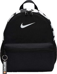 A small but mighty bag, the Nike Brasilia JDI Backpack is just the bag for wherever your day takes you. Perfect for hanging out with friends or adventuring around town, this bag features a spacious double-zippered main compartment for the essentials and a smaller front pocket for the small stuff that you need to grab quickly. Fit & Design: Side pockets hold a water bottle or other small essentials Padded shoulder straps are adjustable for a comfortable fit A Just Do It. keychain and screen print Nike Mini Backpack, Nike Swag, Mochila Nike, Nike Court Borough, Mini Mochila, Model Poses Photography, Boys Nike, Nike Kids, Nike Dunk Low